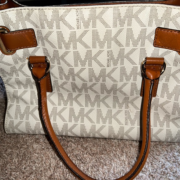 Michael Kors Handbag- Tan/white - Picture 2 of 3